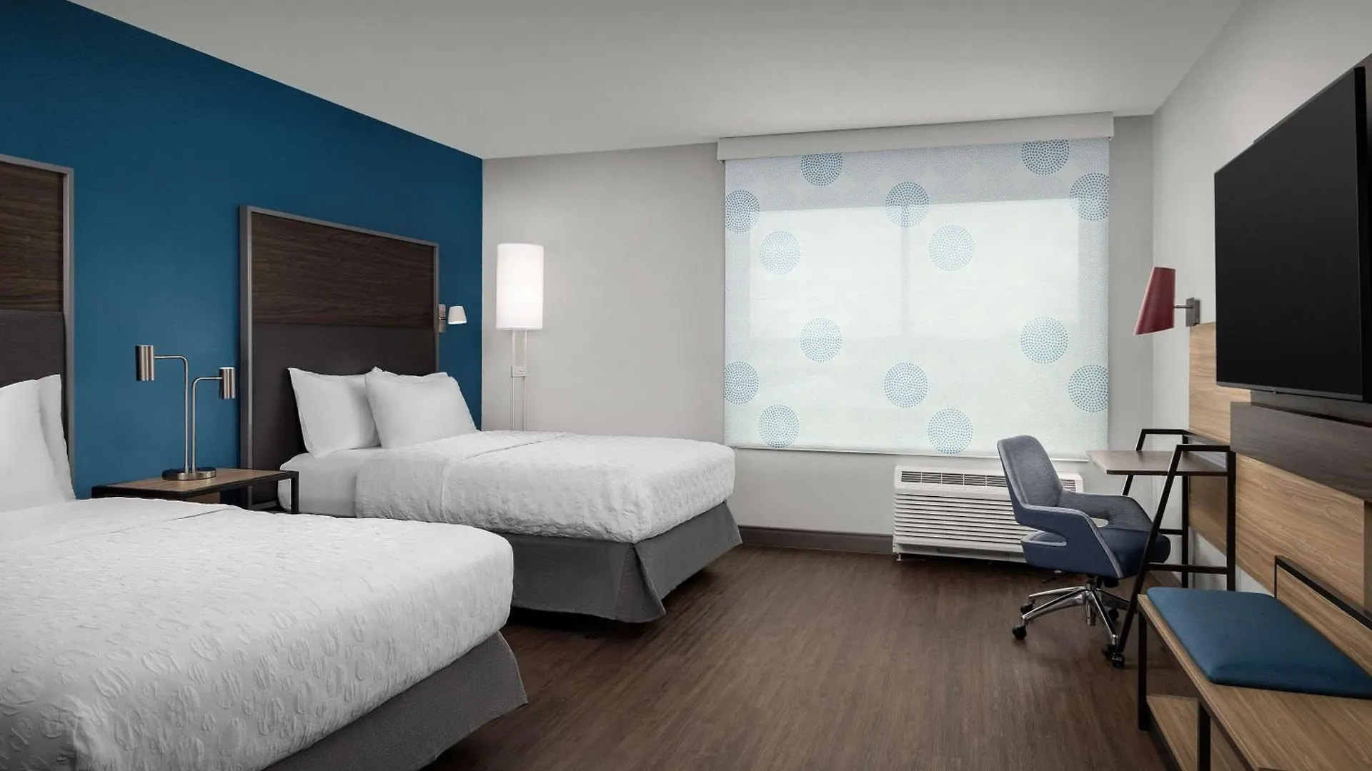 Tru By Hilton Columbus East Broad Hotel
