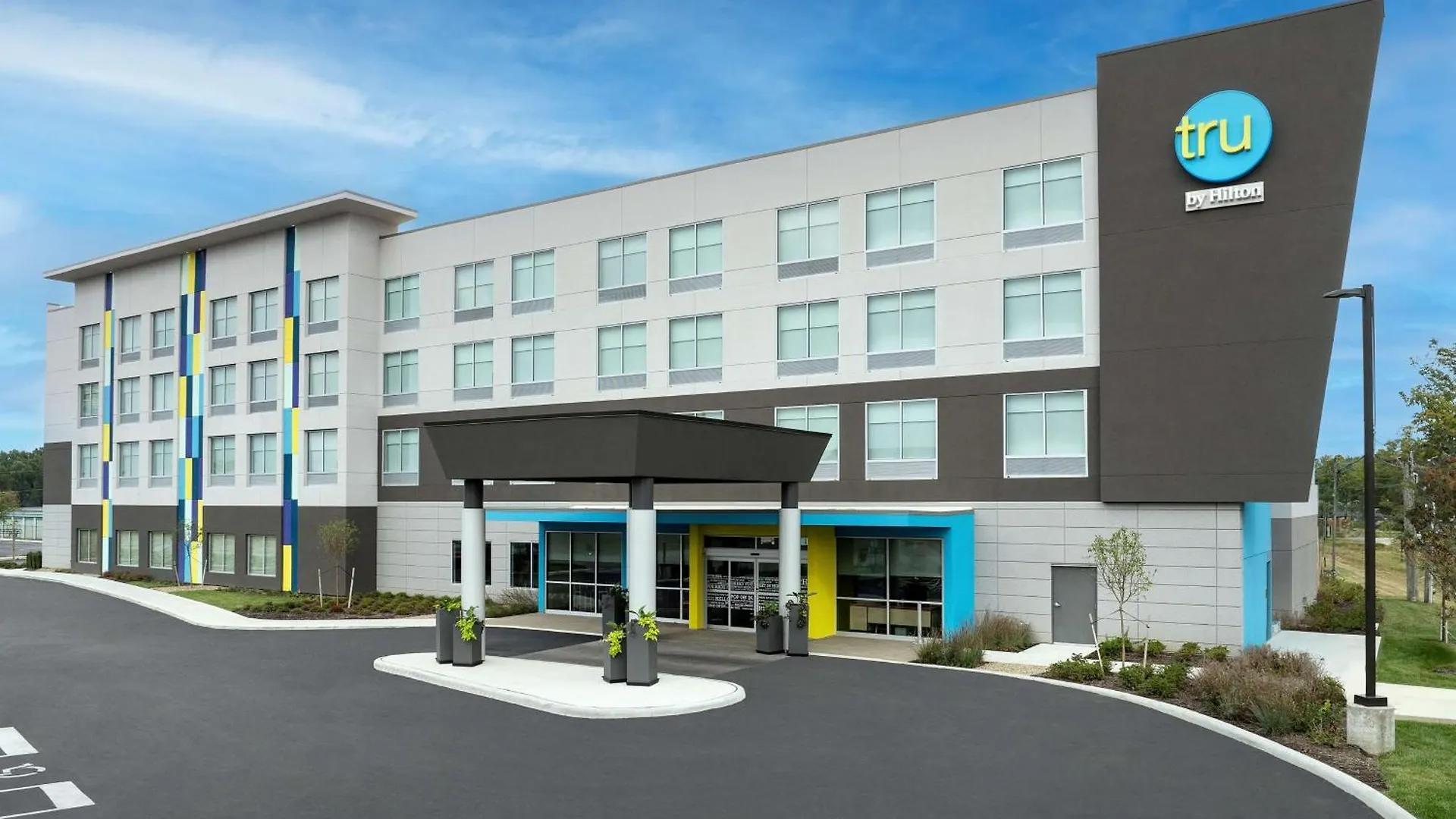 Tru By Hilton Columbus East Broad contacts